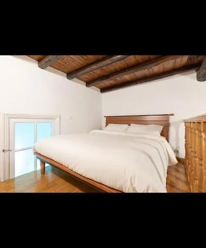 Apartment In Front Of Coliseum 3 *